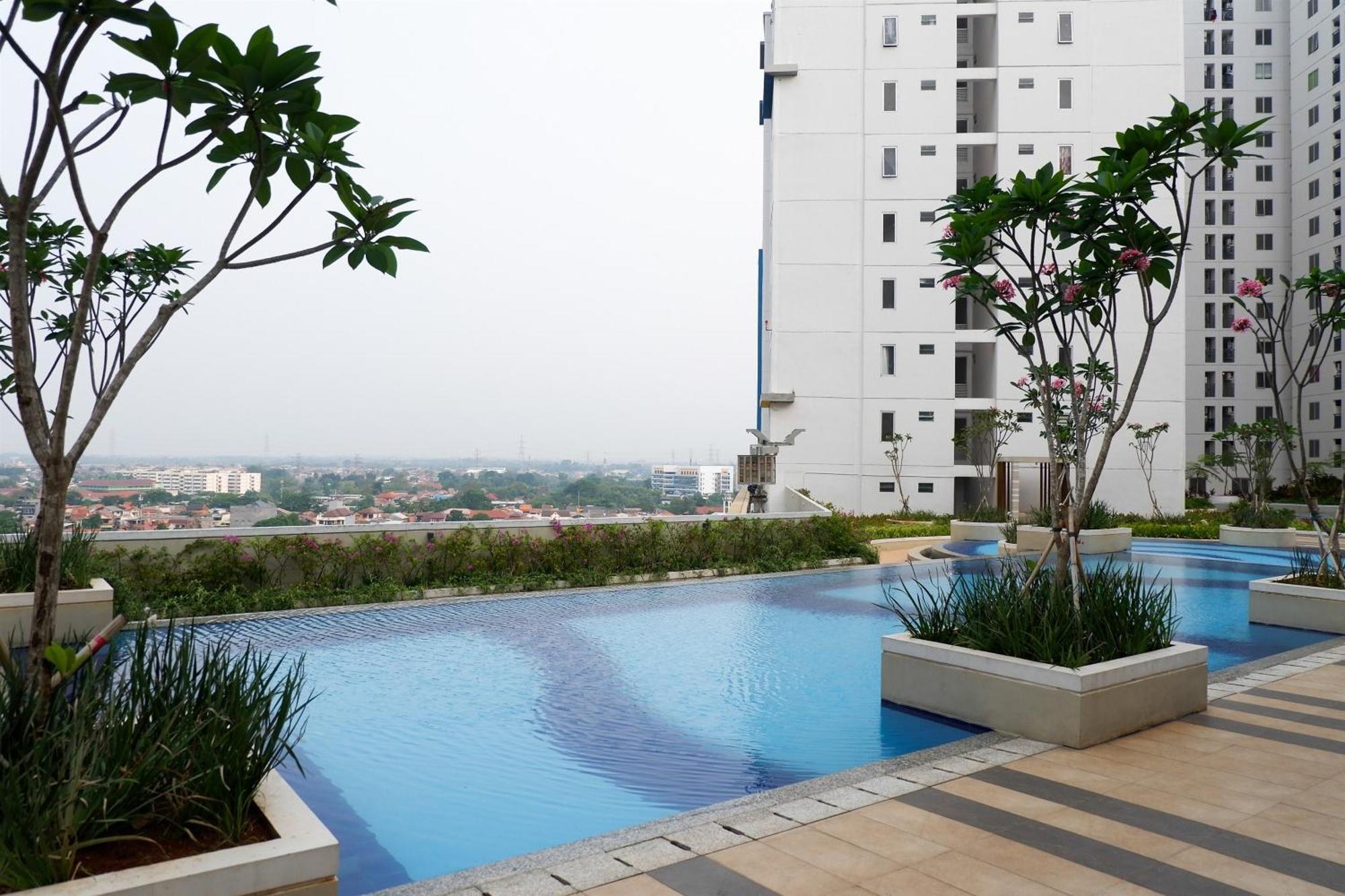 Strategic And Homey Bassura Near Mall By Travelio